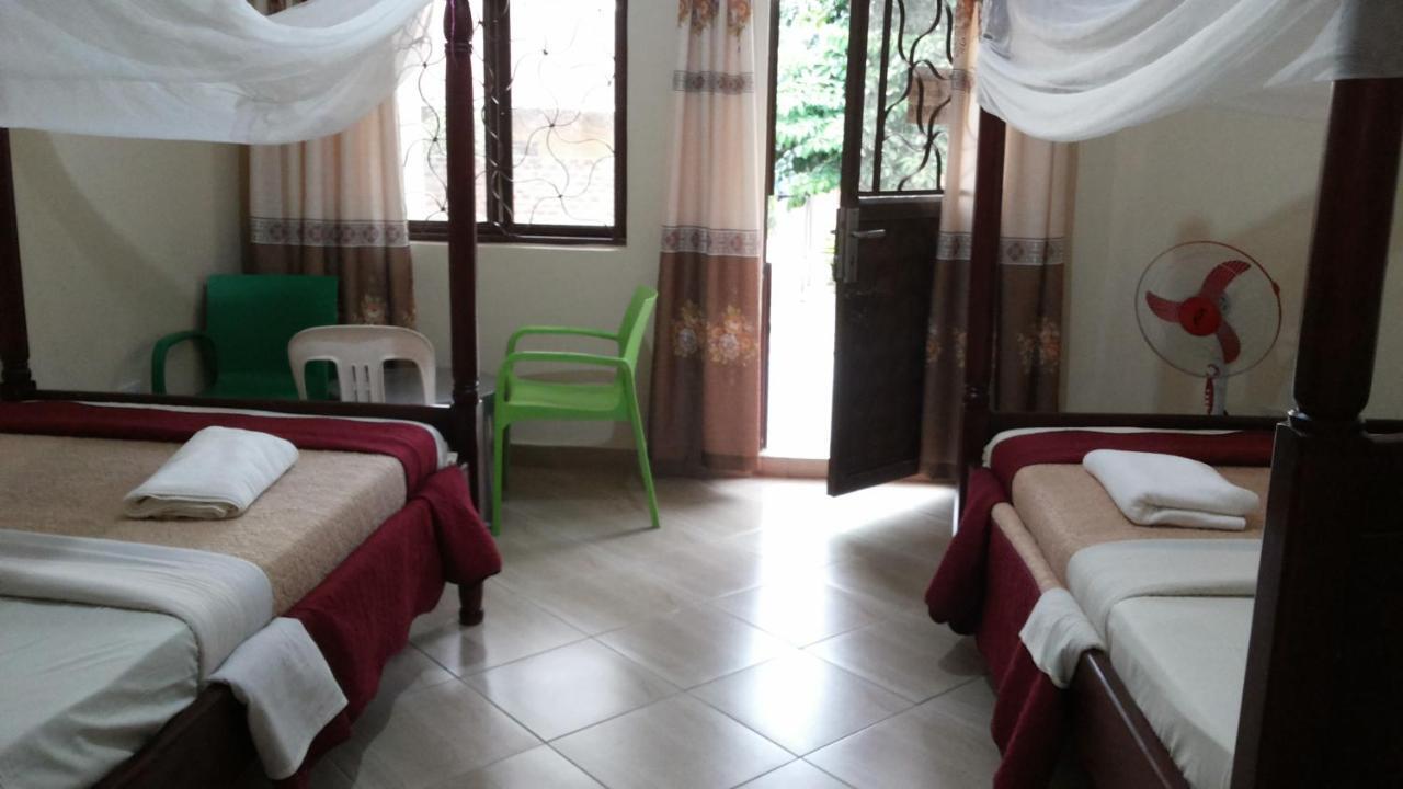 Kalalo Cottage Inn Pakwach Экстерьер фото