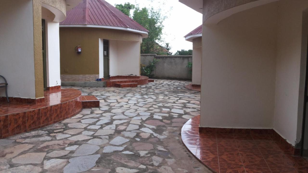 Kalalo Cottage Inn Pakwach Экстерьер фото